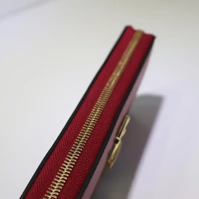 G*u*i brand handbags zip around wallet 1904g0032