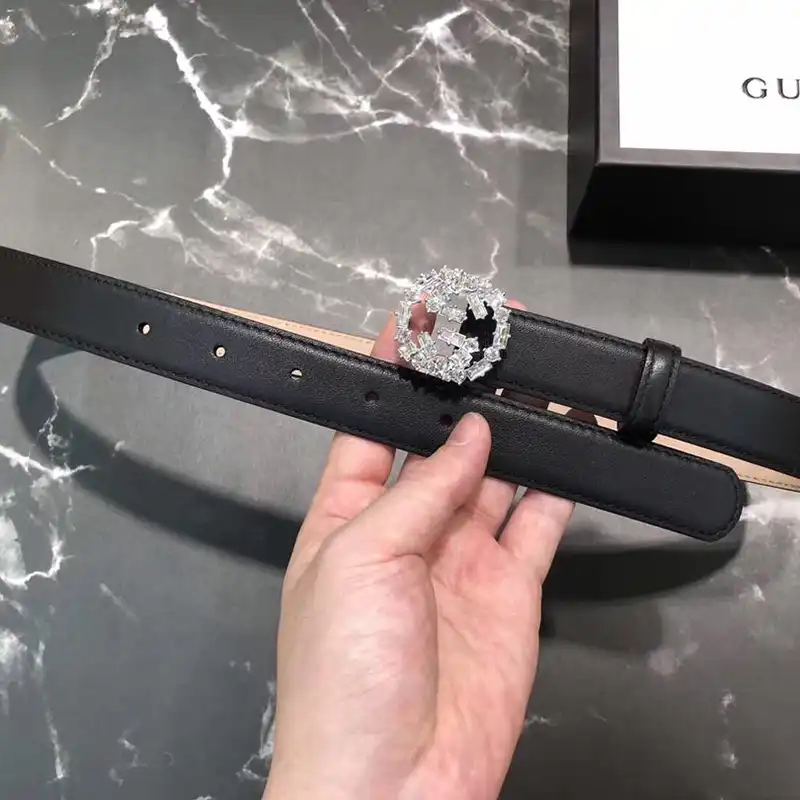 G*u*i s belte 1905bl0154