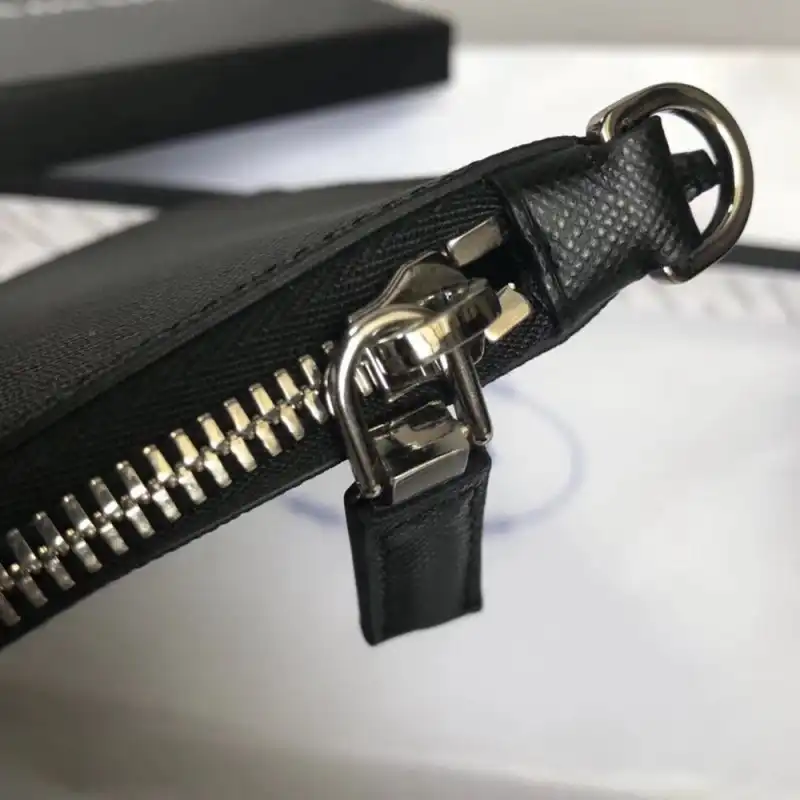 Pra*a bags 1910bb0048