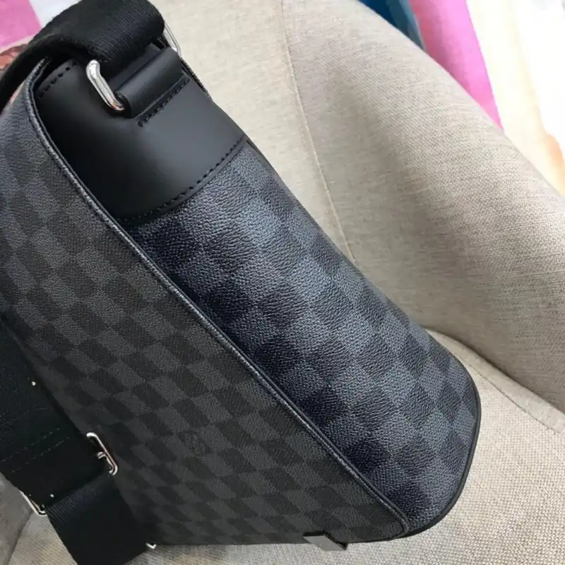 LV Bags 19B570250