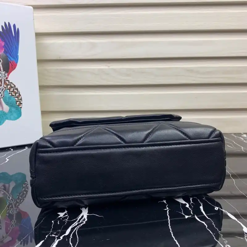 Pra*a bags 19b57b0058