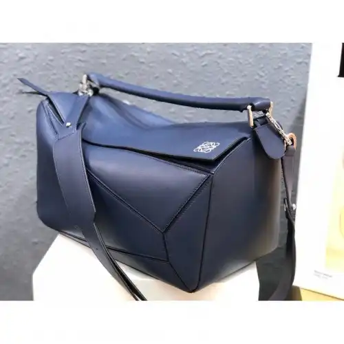 L0ew* s bag 19yan0003