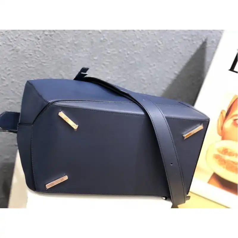 L0ew* s bag 19yan0003