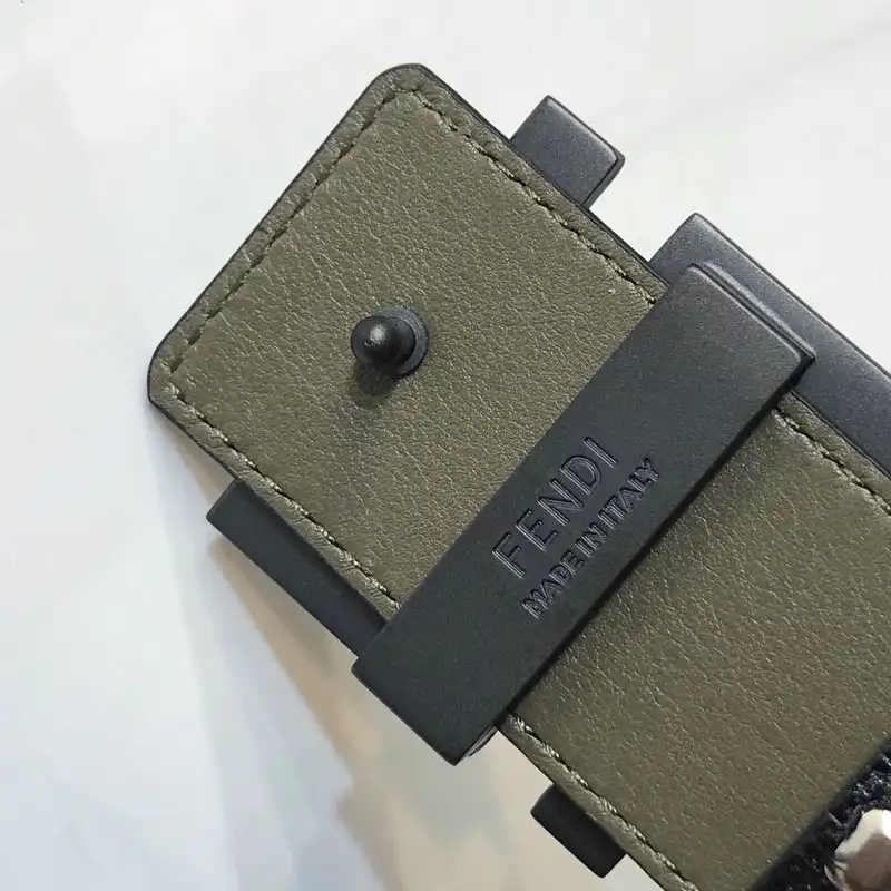 F**di s belt 2009xf0067