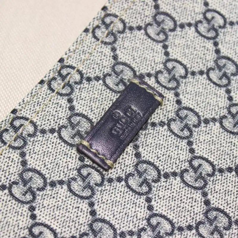 G*u*i messenger bags 19gm0033