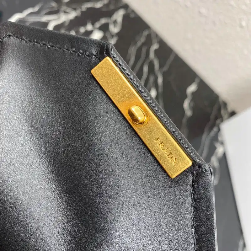 Pra*a bags 206b570021