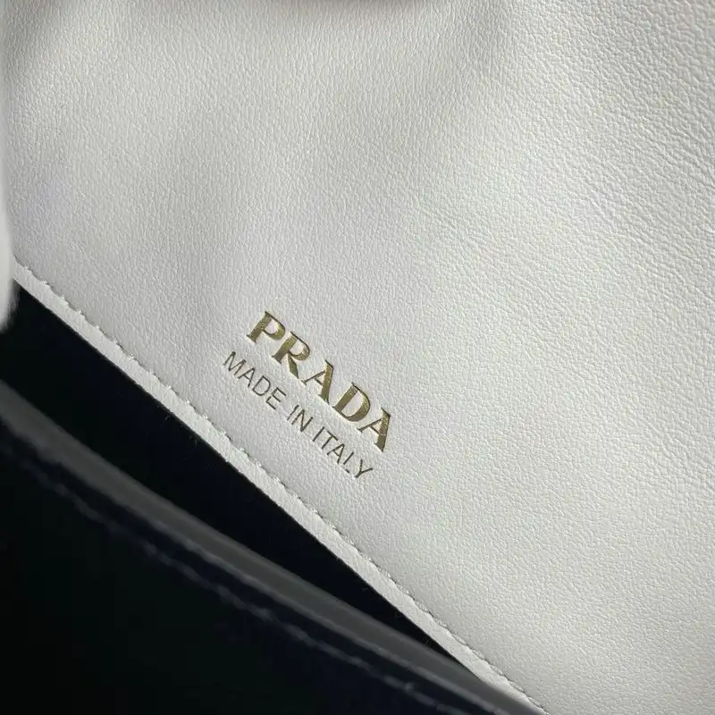 Pra*a bags 206b570024