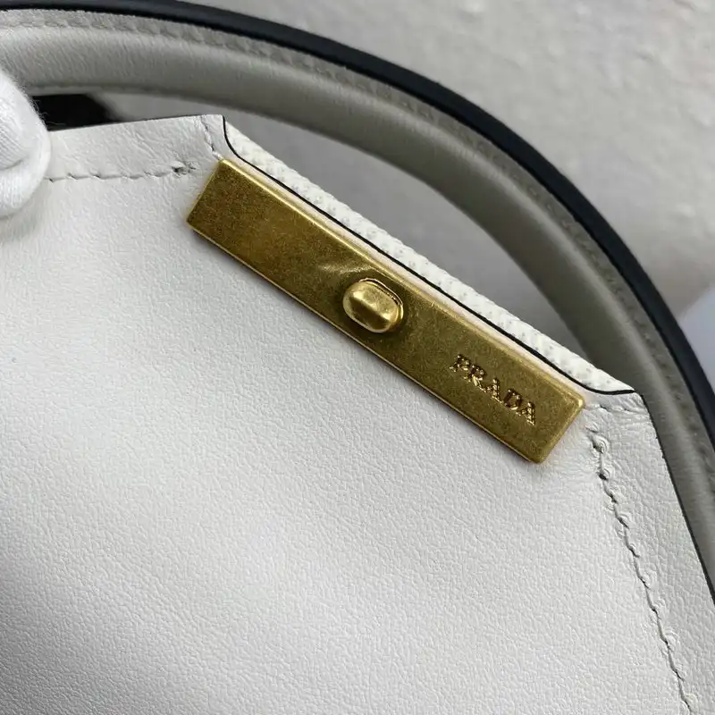 Pra*a bags 206b570024