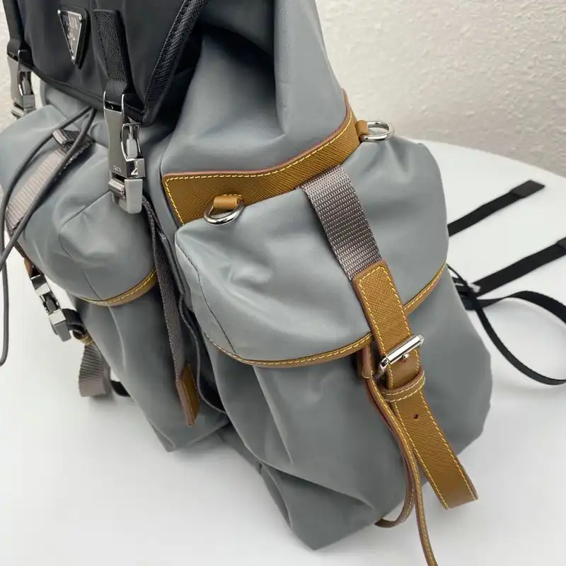 Pra*a bags 206b570126