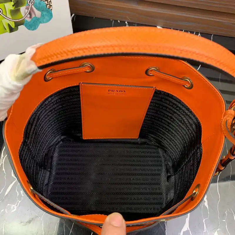 Pra*a bags 20b570130