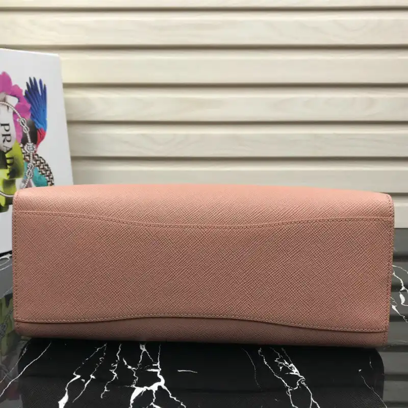 Pra*a bags 20b570198