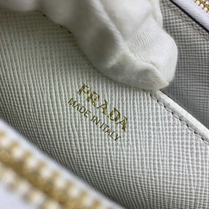 Pra*a bags 20b570211