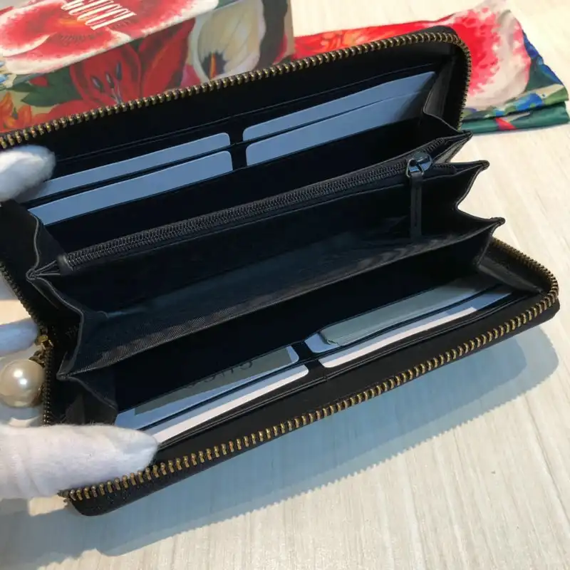 G*u*i bags 20guc0210