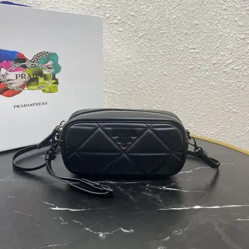 Pra*a bags 204b570048