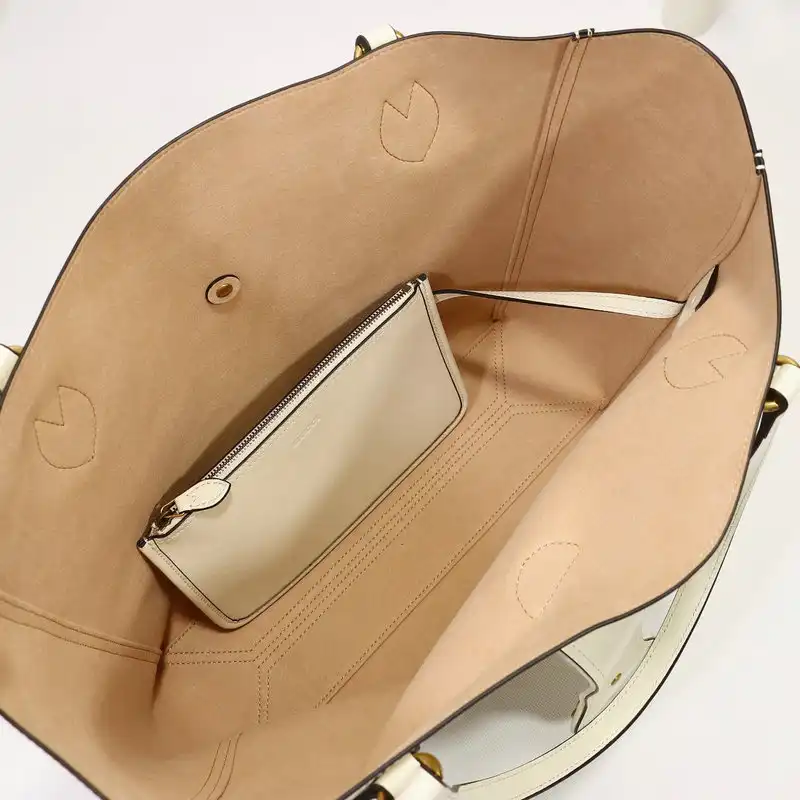 G*u*i bags 2106dj0036