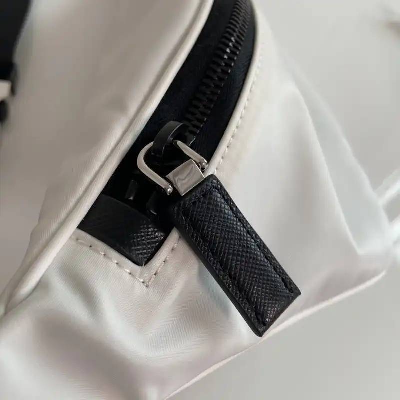 Pra*a bags 2107ya0018