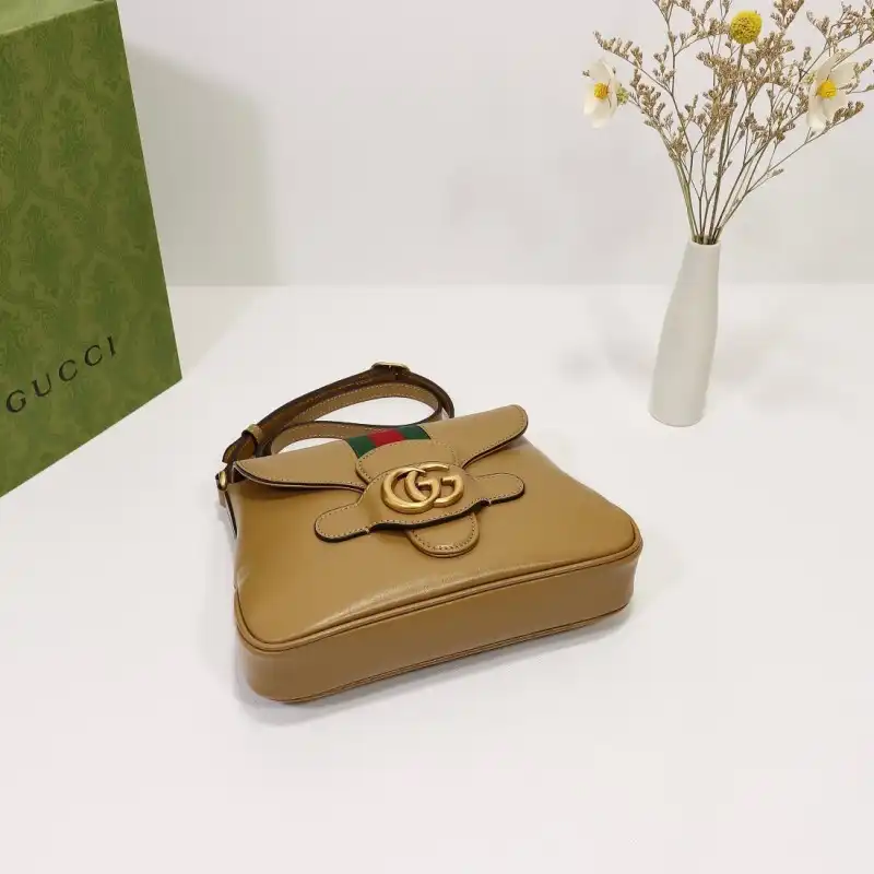 G*u*i s bags 2108dj0033