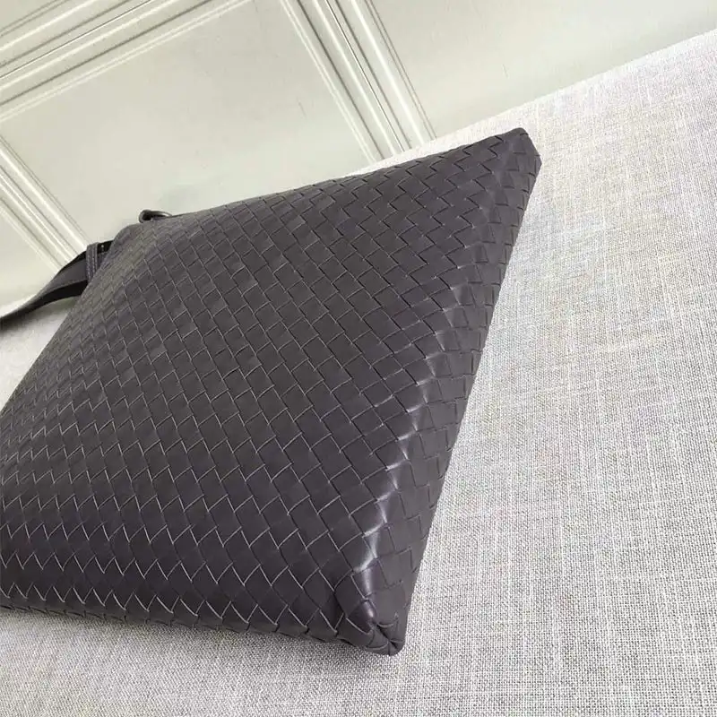 bo*te*ga Ve*ne*ta bag 2108sf0137