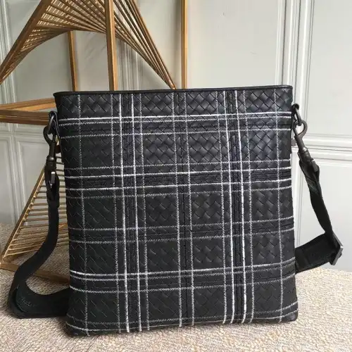 bo*te*ga Ve*ne*ta bag 2108sf0168