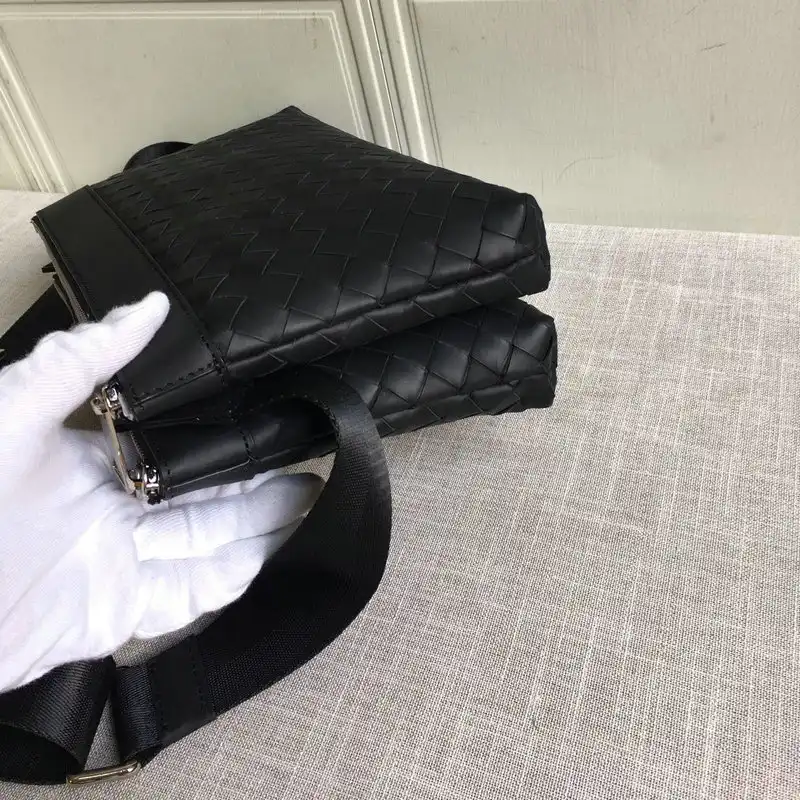 bo*te*ga Ve*ne*ta bag 2108sf0238