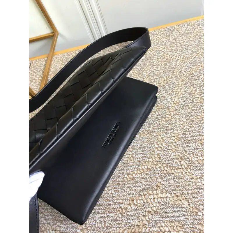 bo*te*ga Ve*ne*ta bag 2108sf0284