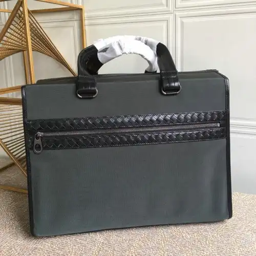 bo*te*ga Ve*ne*ta bag 2108sf0319