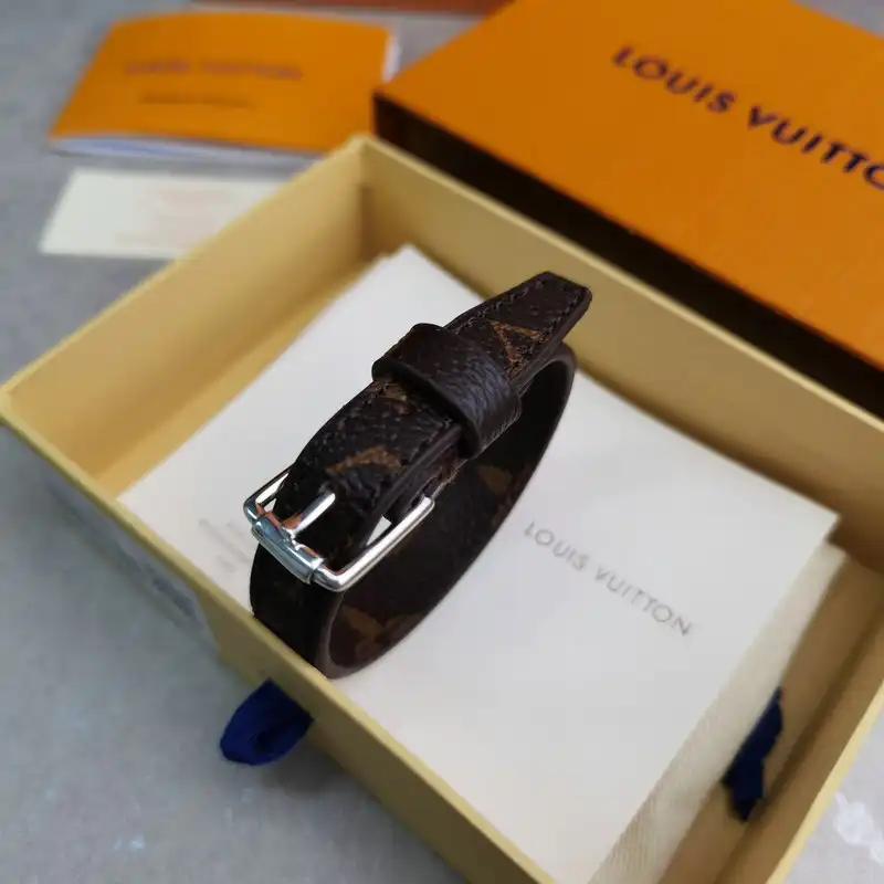 ORNAMENTS Ornament 2108WH0078