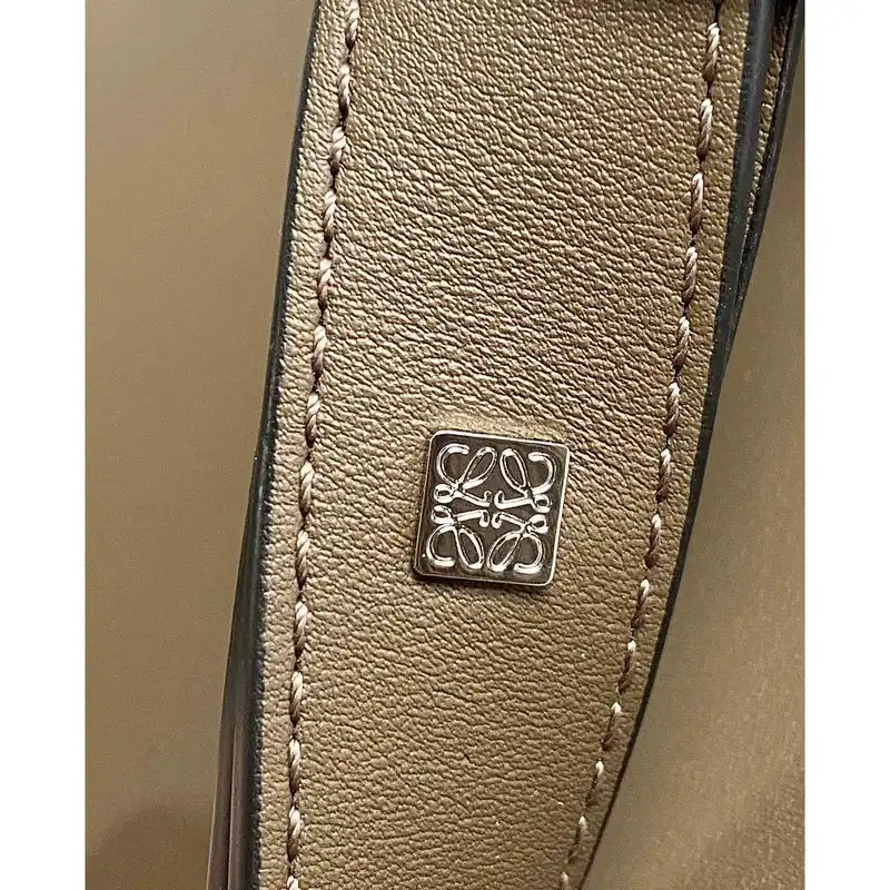 L0ew* bags 2111fy0050