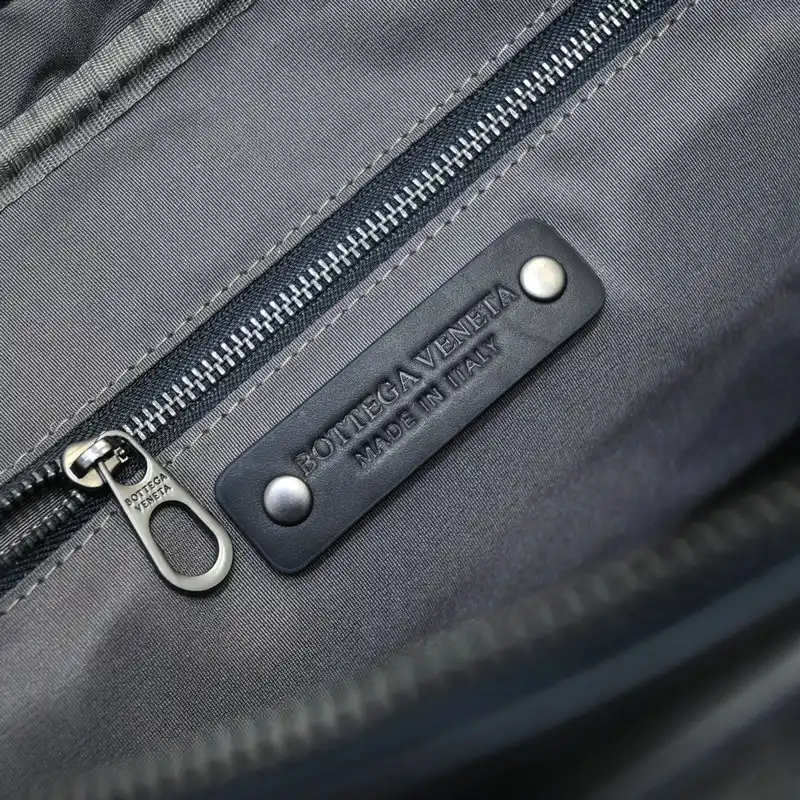 bo*te*ga Ve*ne*ta bags 2111yz0011