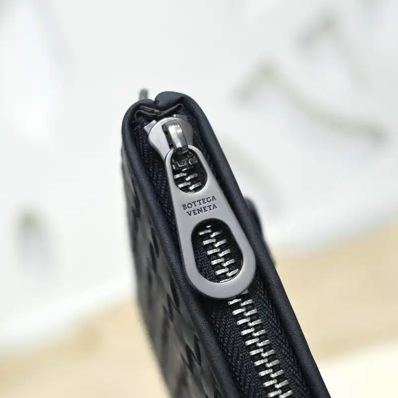 bo*te*ga Ve*ne*ta bags 2111yz0015