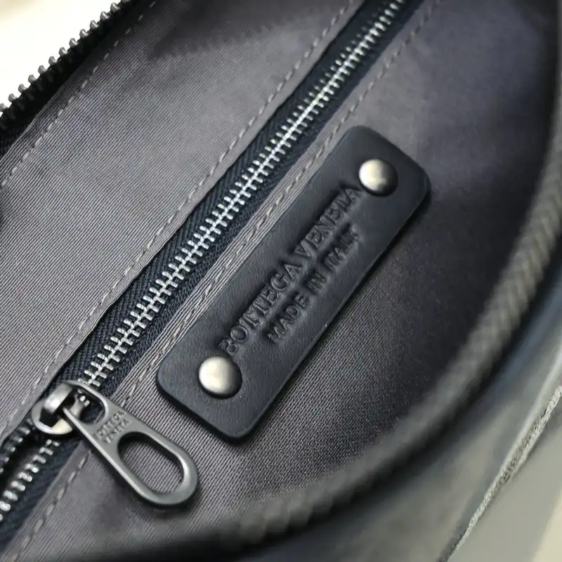 bo*te*ga Ve*ne*ta bags 2111yz0015