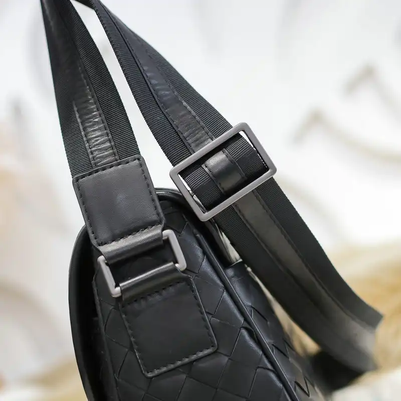 bo*te*ga Ve*ne*ta bags 2111yz0017