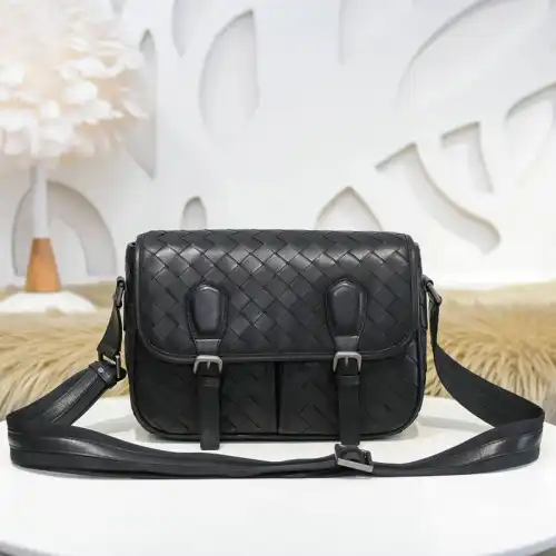 bo*te*ga Ve*ne*ta bags 2111yz0017