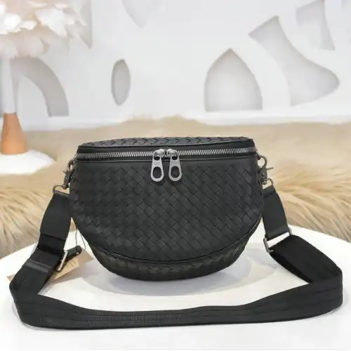 bo*te*ga Ve*ne*ta bags 2111yz0019