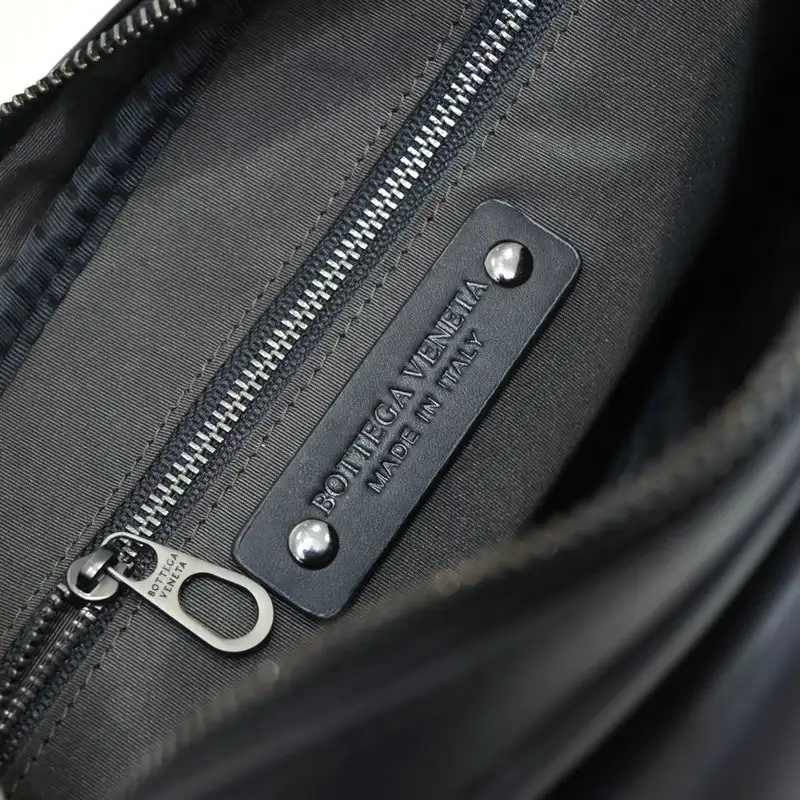 bo*te*ga Ve*ne*ta bags 2111yz0084