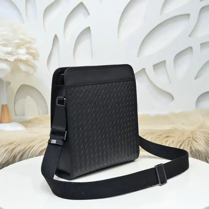 bo*te*ga Ve*ne*ta bags 2111yz0085