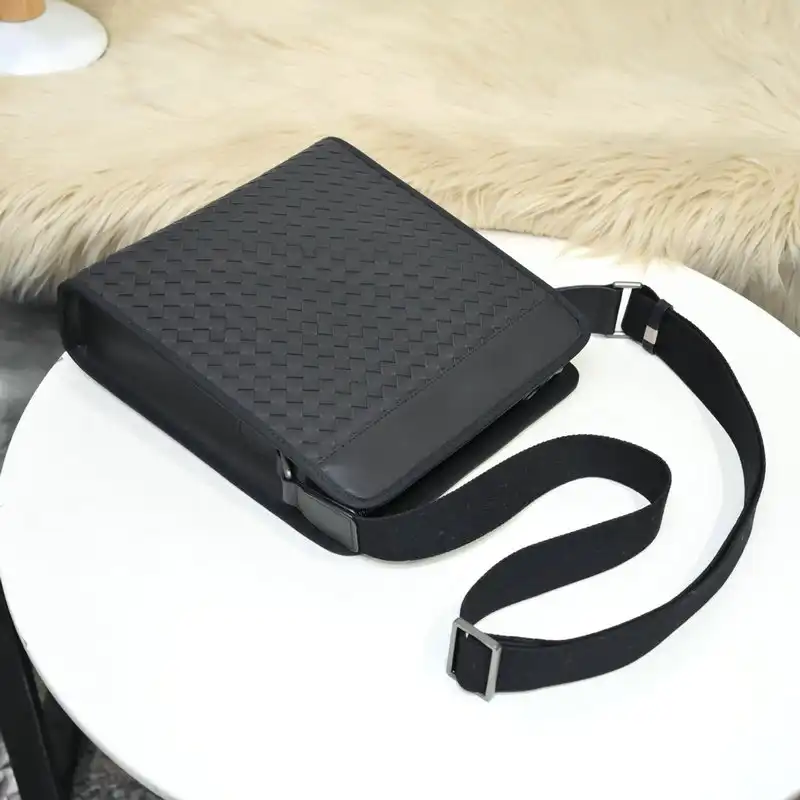 bo*te*ga Ve*ne*ta bags 2111yz0085