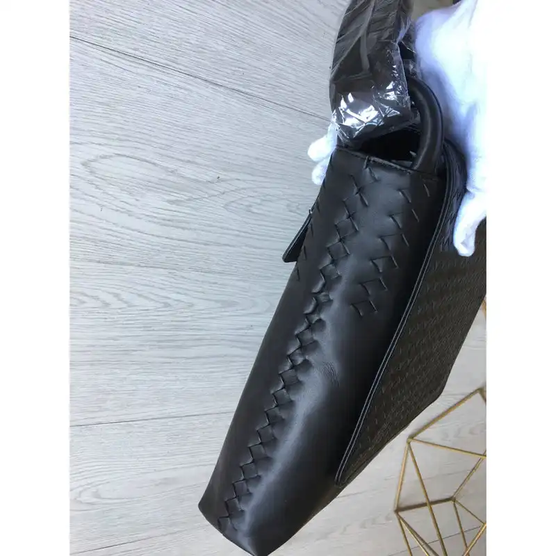 bo*te*ga Ve*ne*ta bag 2112sf0106