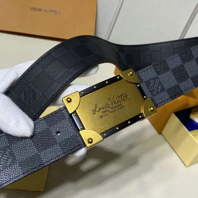 LV Belts 2204XA0002