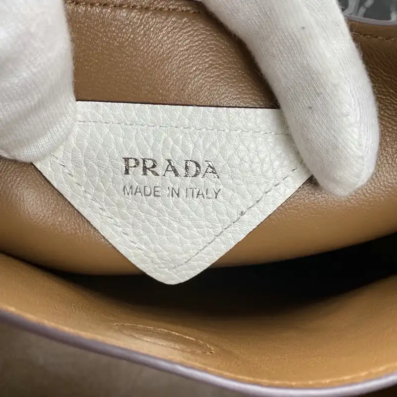 Pra*a bag 2204ya0048