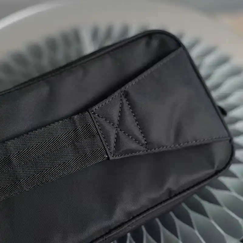 Pra*a bag 2204yz0048