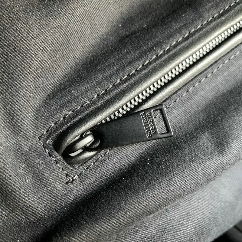 bo*te*ga Ve*ne*ta bag 2209sf0003