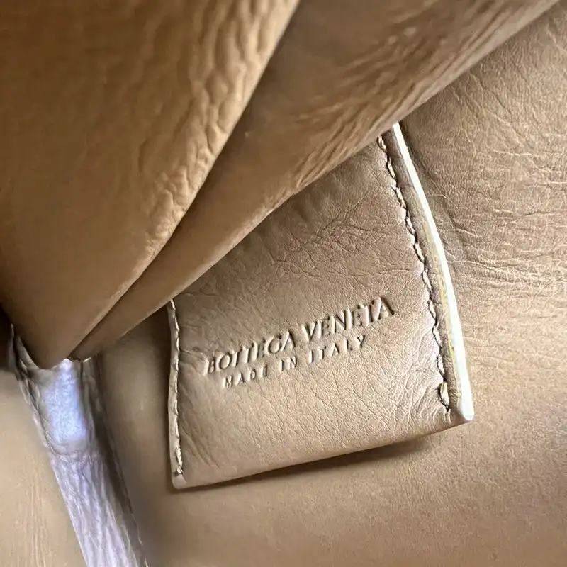 bo*te*ga Ve*ne*ta bag 2209sf0019