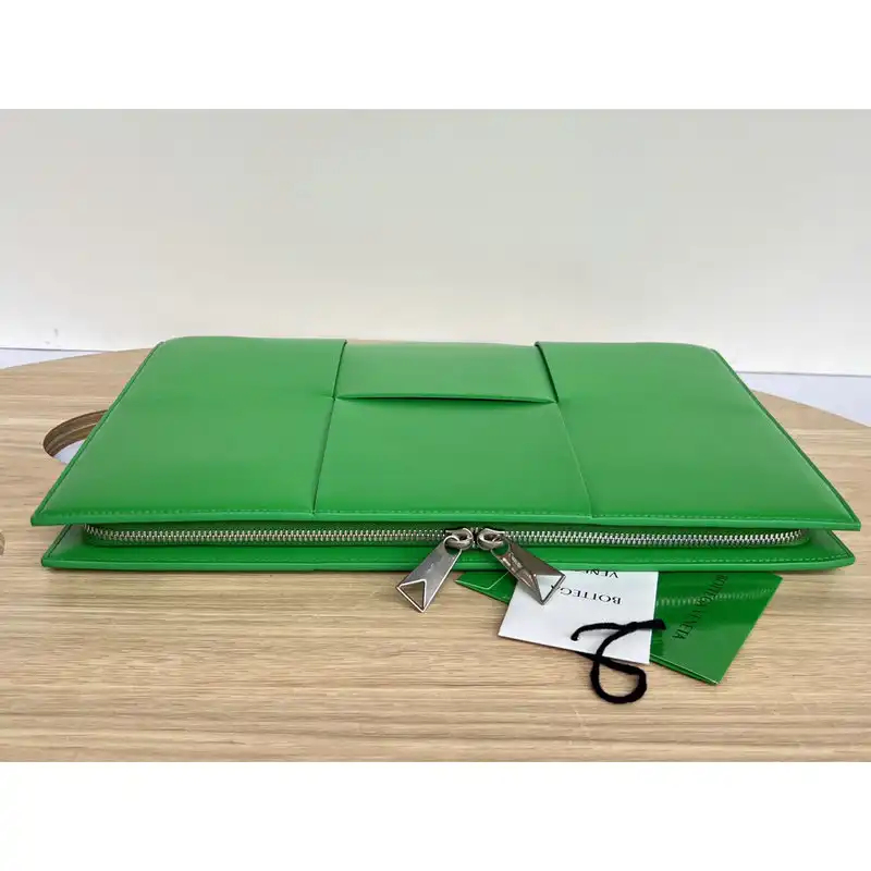 bo*te*ga Ve*ne*ta bag 2209sf0027