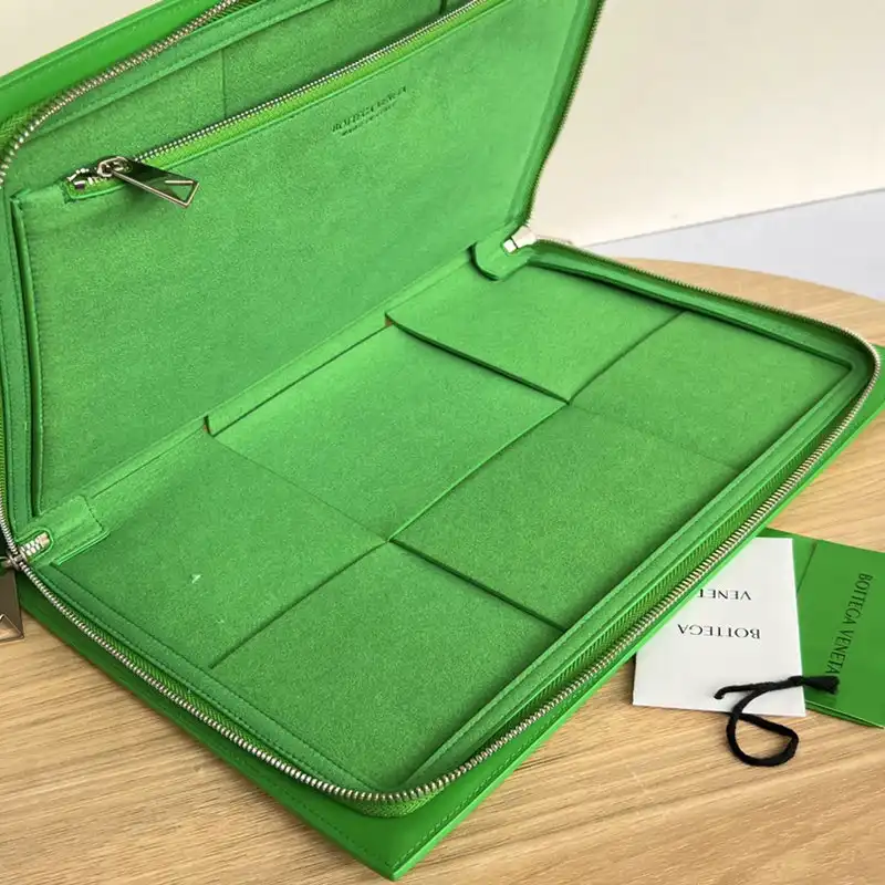 bo*te*ga Ve*ne*ta bag 2209sf0027