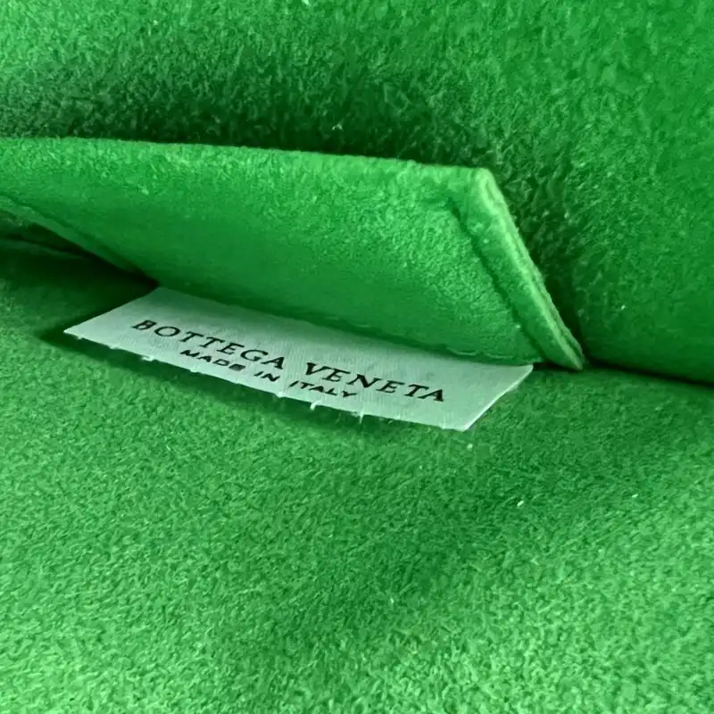 bo*te*ga Ve*ne*ta bag 2209sf0027