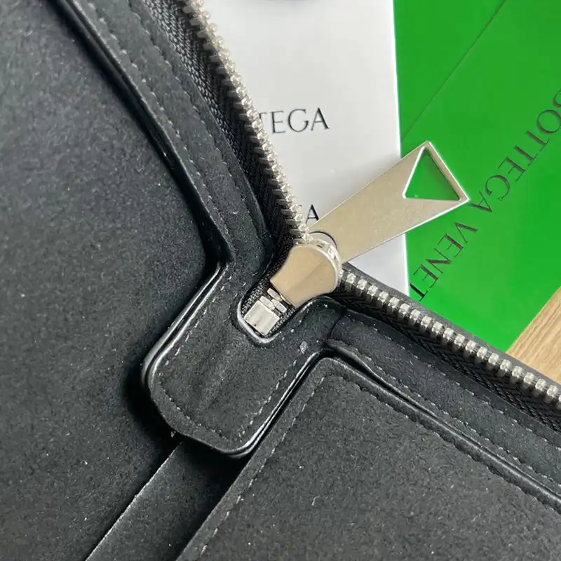 bo*te*ga Ve*ne*ta bag 2209sf0028