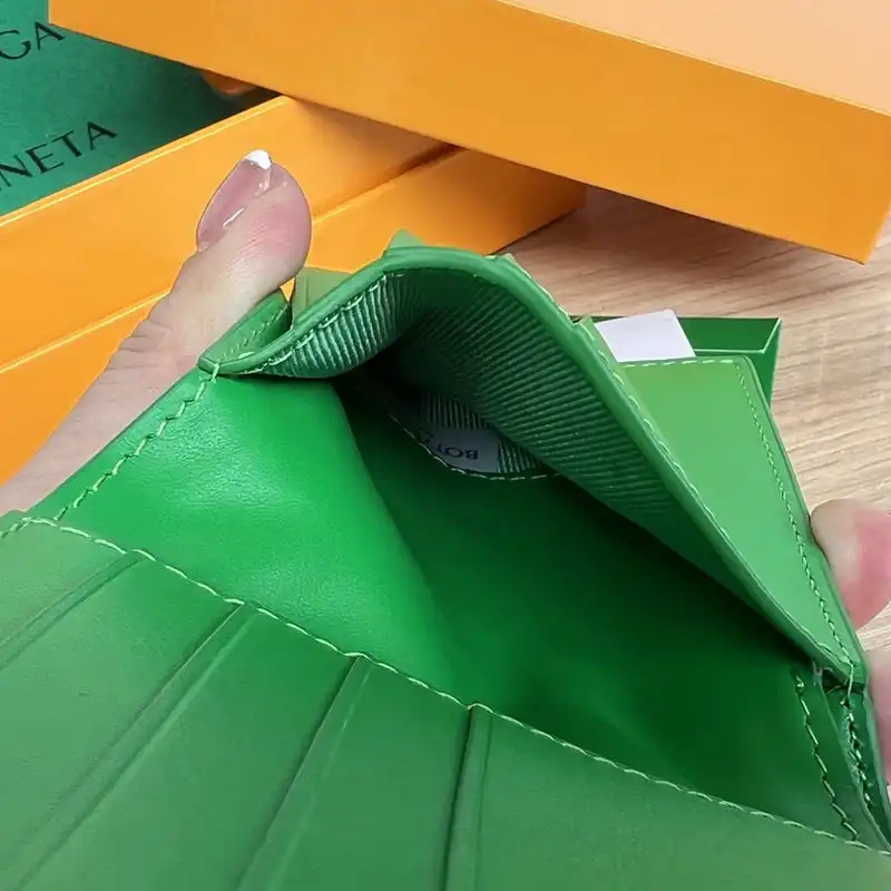 bo*te*ga Ve*ne*ta bag 2209sf0098