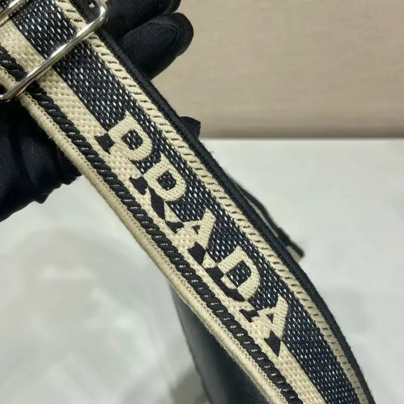 Pra*a bag 2209yz0064