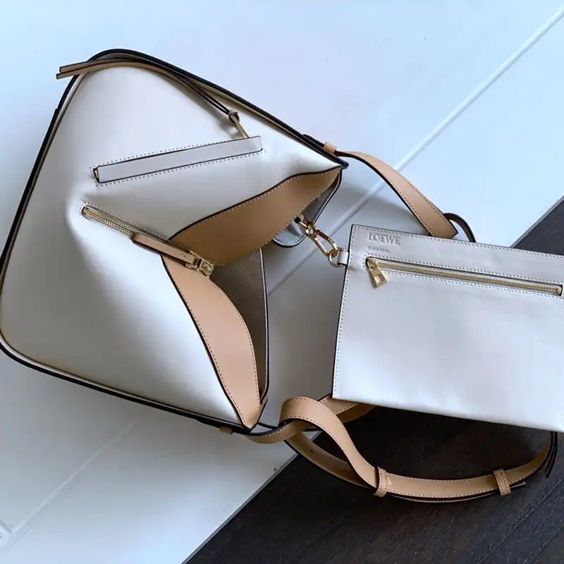 L0ew* bag 2210ya0051